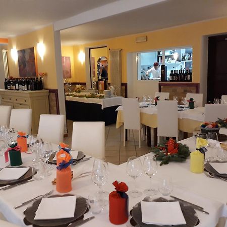 Locanda Della Luna Rossa Calosso Eksteriør bilde
