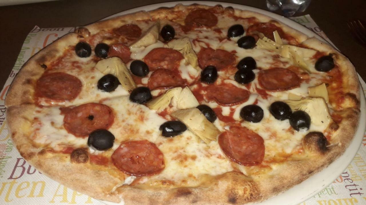 Locanda Della Luna Rossa Calosso Eksteriør bilde