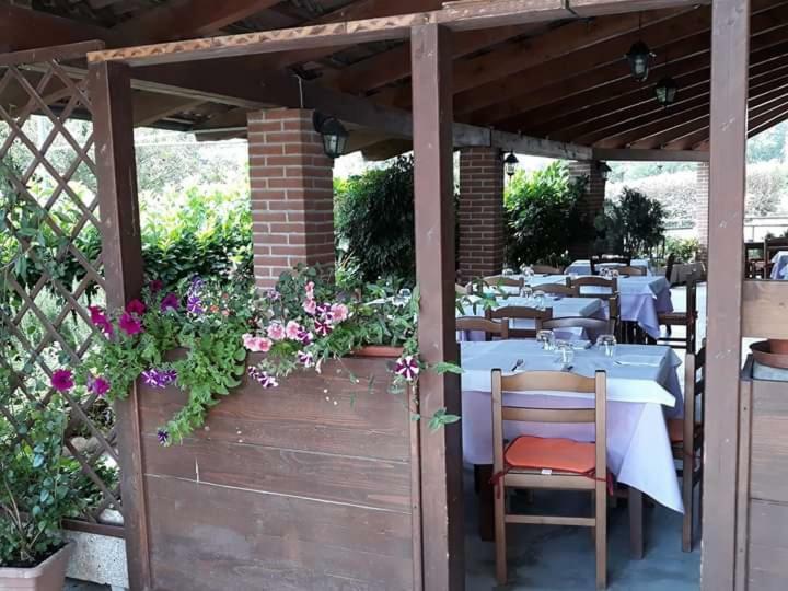 Locanda Della Luna Rossa Calosso Eksteriør bilde